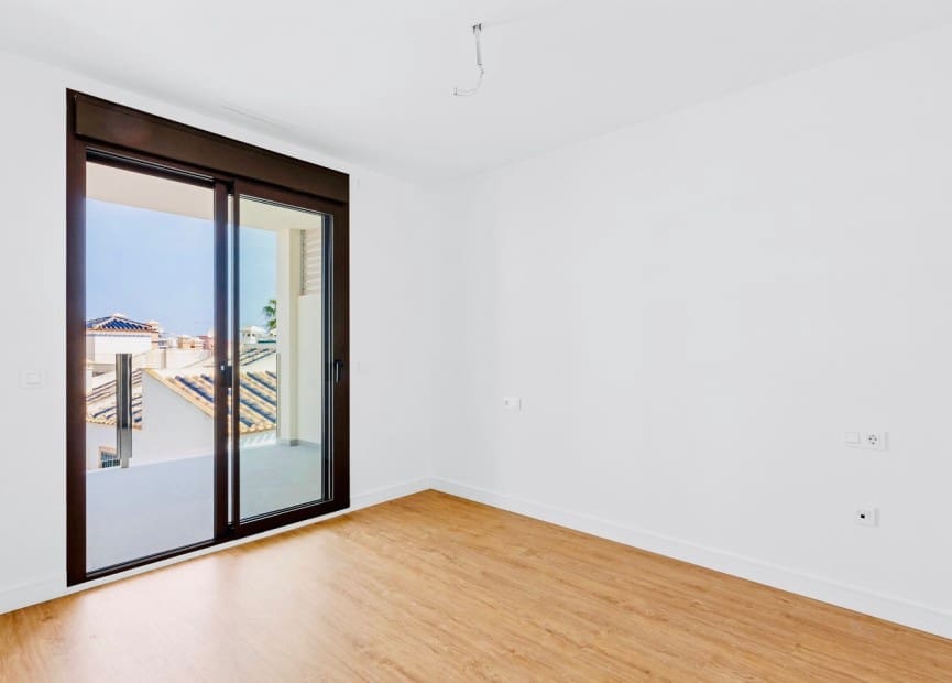 2 soveværelse Penthouse til salg i Orihuela Costa med swimmingpool garage - € 339.000 (Ref: 9006534)