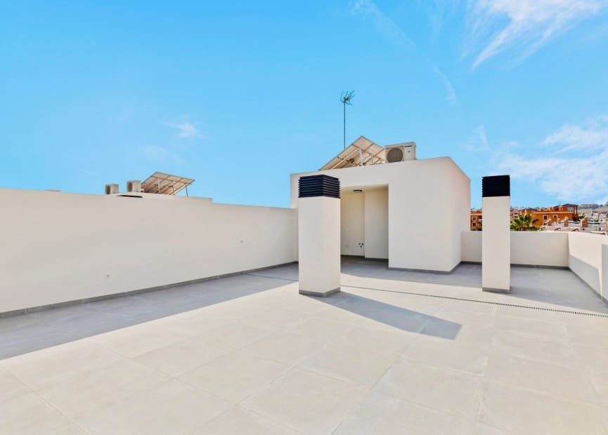 2 soveværelse Penthouse til salg i Orihuela Costa med swimmingpool garage - € 339.000 (Ref: 9006534)