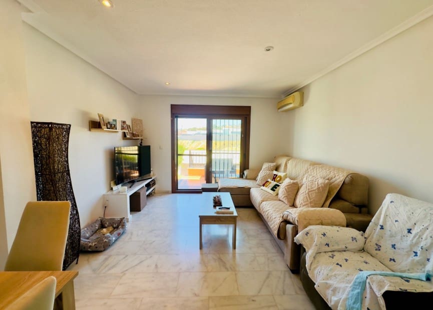 3 bedroom Townhouse for sale in Algorfa with pool - € 195,000 (Ref: 9013250)