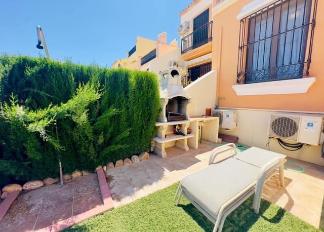 3 bedroom Townhouse for sale in Algorfa with pool - € 195,000 (Ref: 9013250)