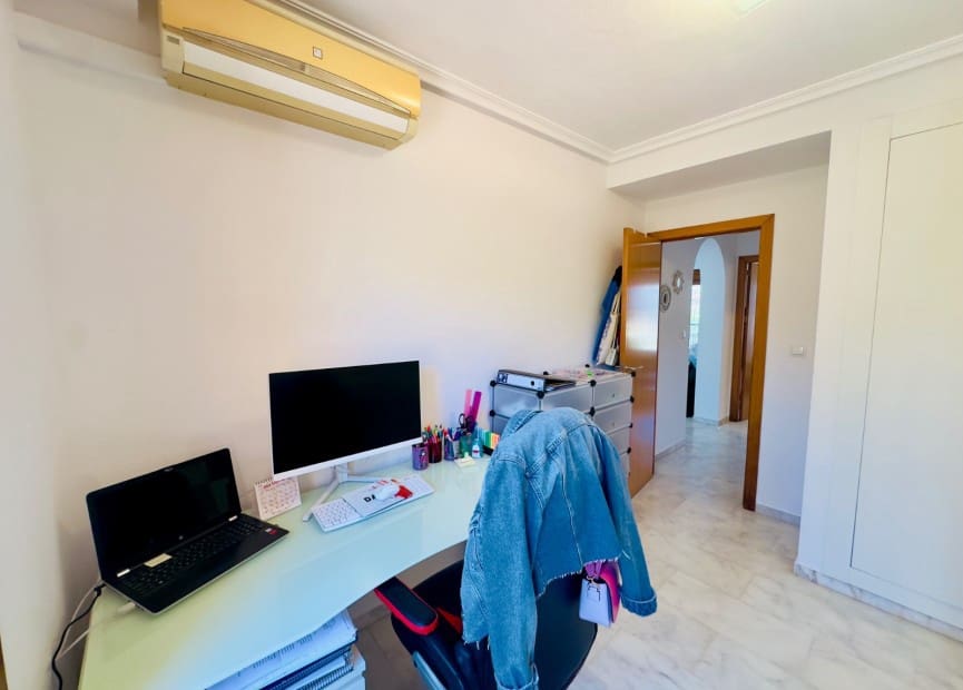 3 bedroom Townhouse for sale in Algorfa with pool - € 195,000 (Ref: 9013250)