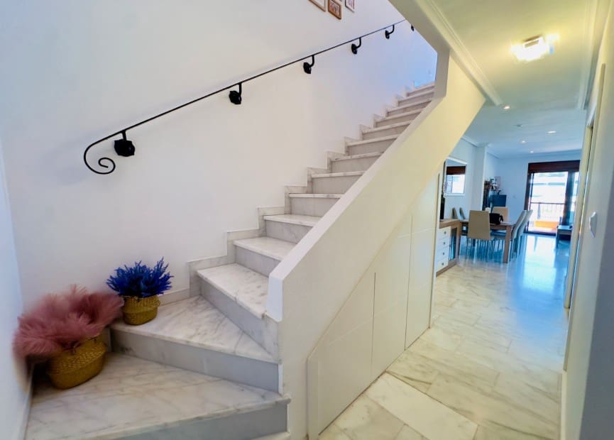 3 bedroom Townhouse for sale in Algorfa with pool - € 195,000 (Ref: 9013250)