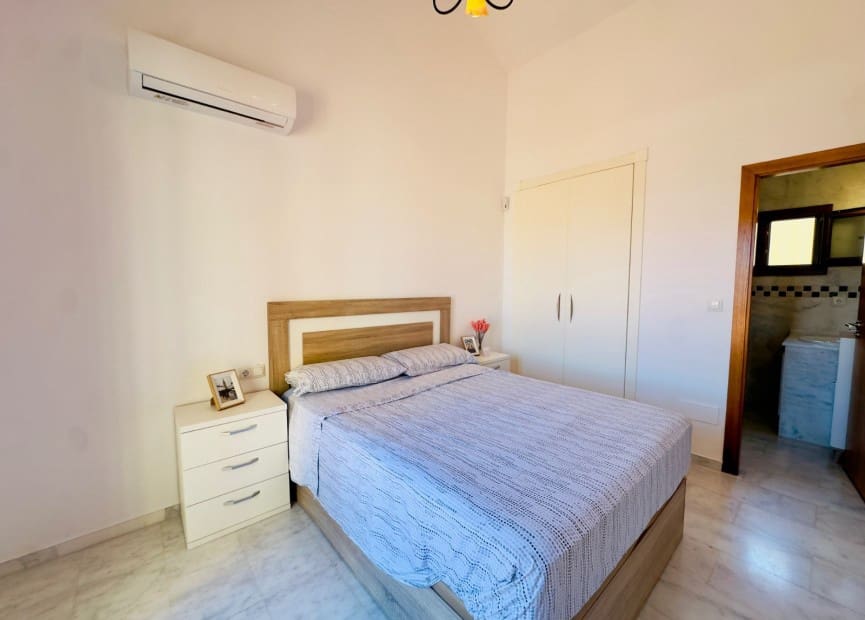 3 bedroom Townhouse for sale in Algorfa with pool - € 195,000 (Ref: 9013250)