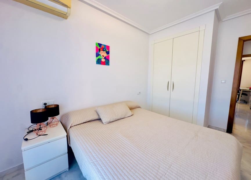 3 bedroom Townhouse for sale in Algorfa with pool - € 195,000 (Ref: 9013250)