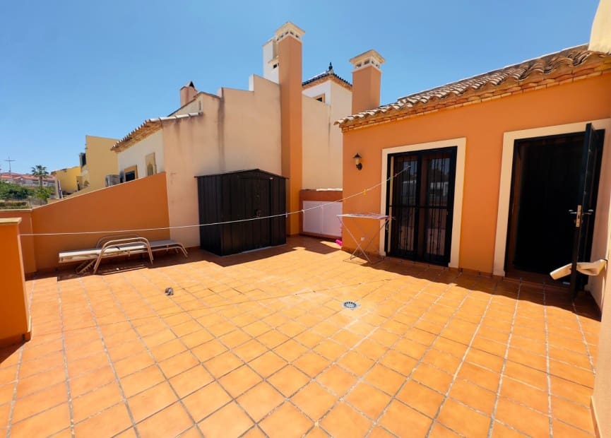 3 bedroom Townhouse for sale in Algorfa with pool - € 195,000 (Ref: 9013250)