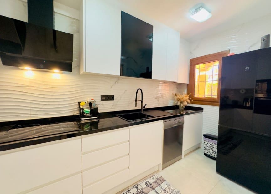 3 bedroom Townhouse for sale in Algorfa with pool - € 195,000 (Ref: 9013250)