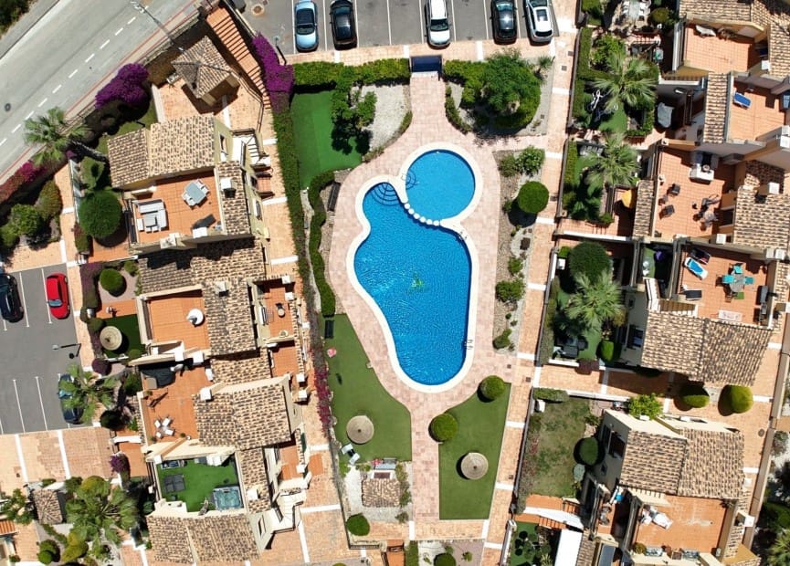 3 bedroom Townhouse for sale in Algorfa with pool - € 195,000 (Ref: 9013250)