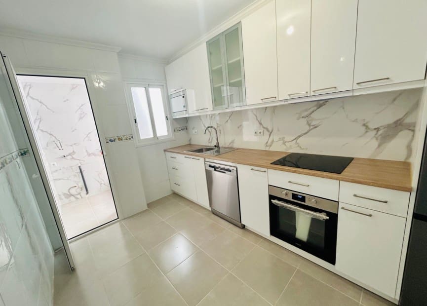 4 soveværelse Lejlighed til salg i Daya Nueva - € 129.000 (Ref: 9084269)