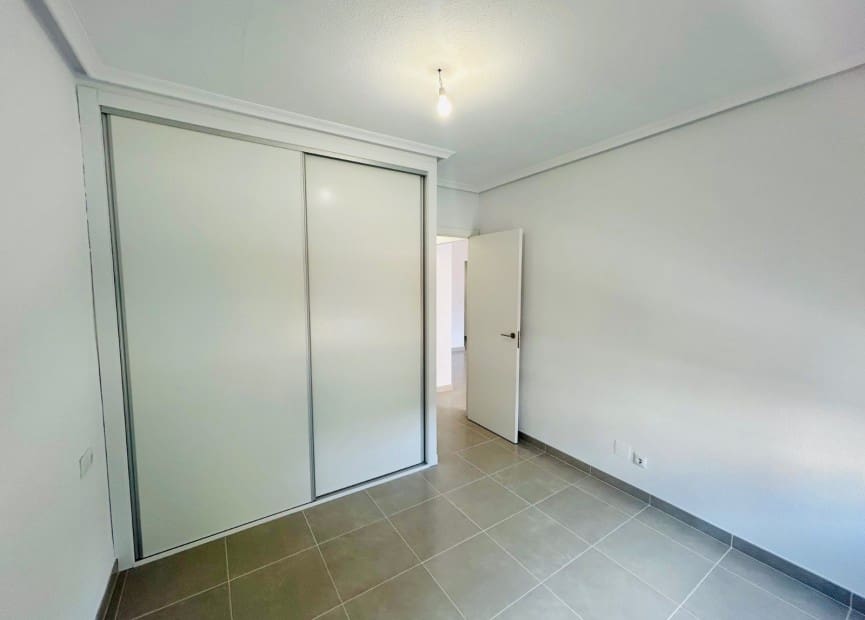 4 soveværelse Lejlighed til salg i Daya Nueva - € 129.000 (Ref: 9084269)