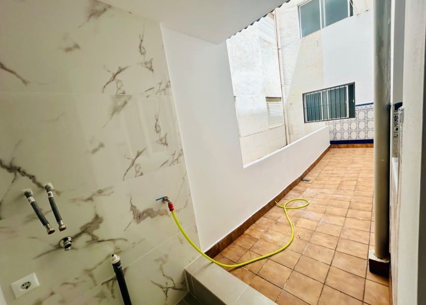 4 soveværelse Lejlighed til salg i Daya Nueva - € 129.000 (Ref: 9084269)