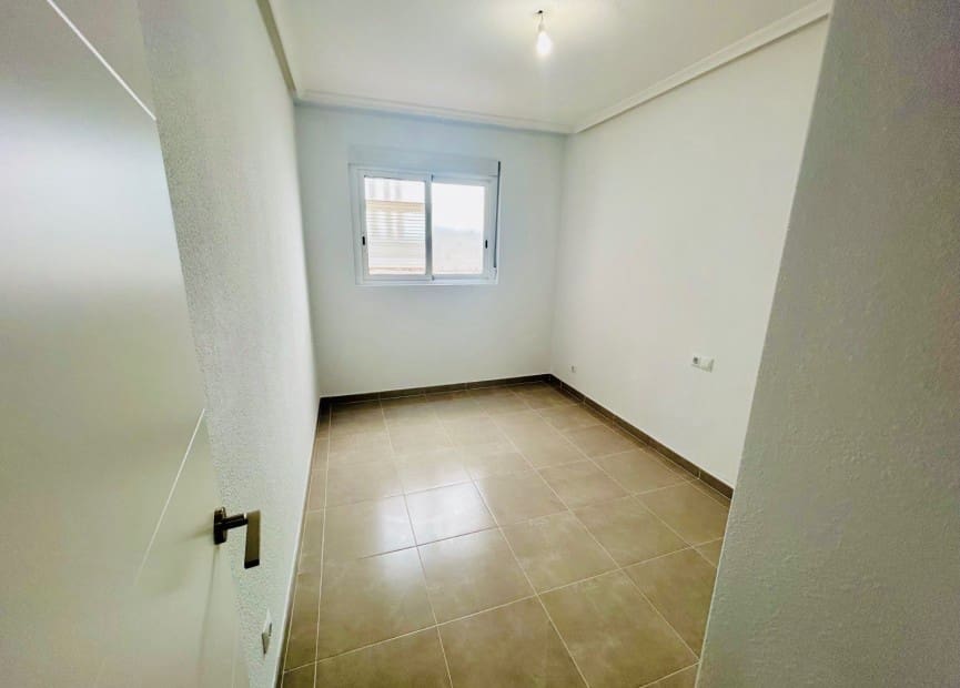 4 soveværelse Lejlighed til salg i Daya Nueva - € 129.000 (Ref: 9084269)