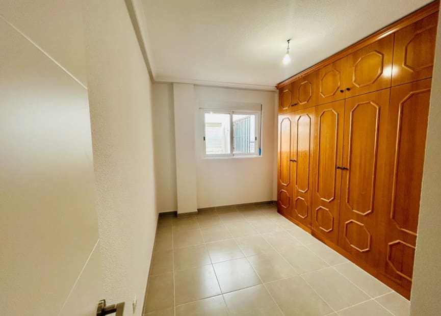 4 soveværelse Lejlighed til salg i Daya Nueva - € 129.000 (Ref: 9084269)