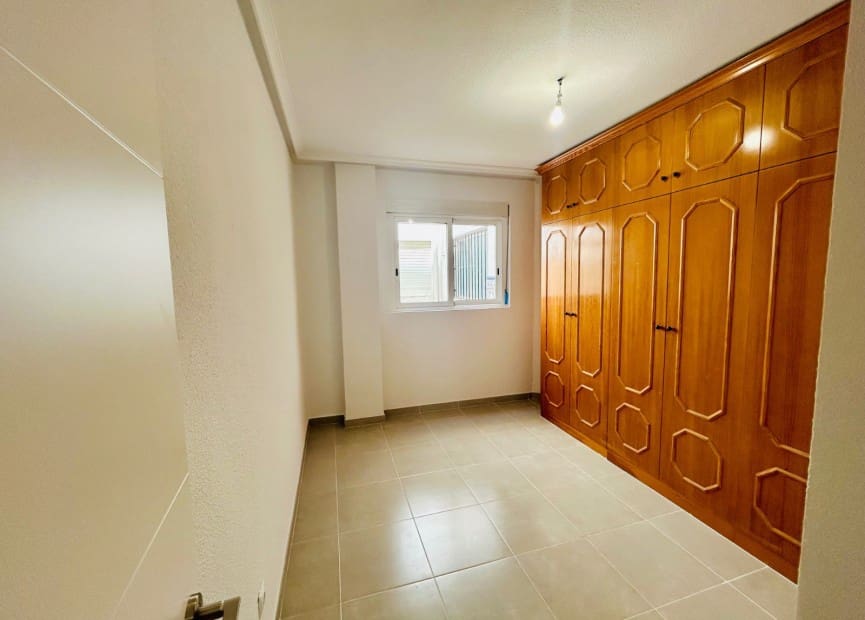 4 soveværelse Lejlighed til salg i Daya Nueva - € 129.000 (Ref: 9084269)