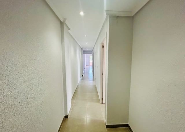 4 slaapkamer Appartement te koop in Daya Nueva - € 129.000 (Ref: 9084269)