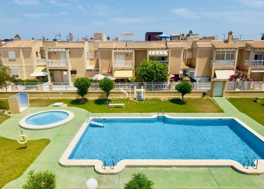 2 slaapkamer Appartement te koop in Aguas Nuevas met zwembad - € 149.500 (Ref: 9097454)