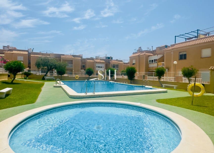 2 slaapkamer Appartement te koop in Aguas Nuevas met zwembad - € 149.500 (Ref: 9097454)