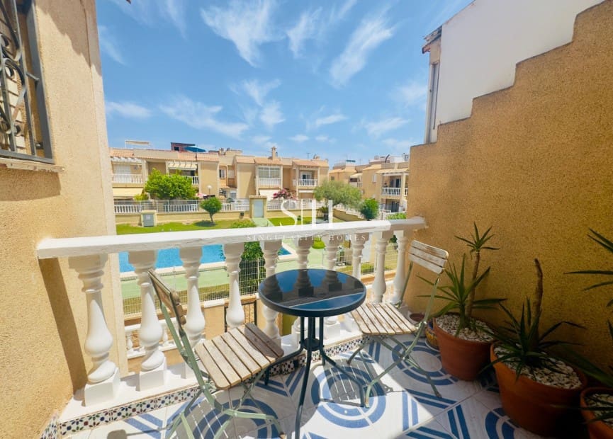 2 slaapkamer Appartement te koop in Aguas Nuevas met zwembad - € 149.500 (Ref: 9097454)