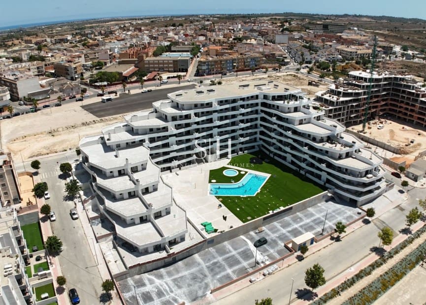 2 slaapkamer Appartement te koop in San Miguel de Salinas met zwembad garage - € 220.000 (Ref: 9110824)