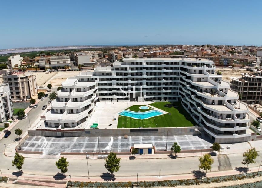 2 slaapkamer Appartement te koop in San Miguel de Salinas met zwembad garage - € 220.000 (Ref: 9110824)