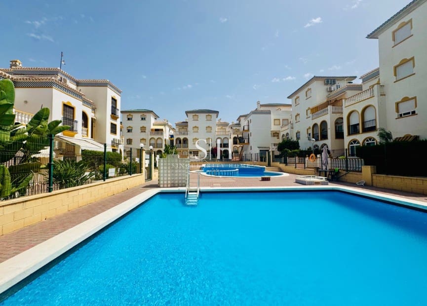 3 makuuhuone Huoneisto myytävänä paikassa La Mata mukana uima-altaan - 269 000 € (Ref: 9121461)