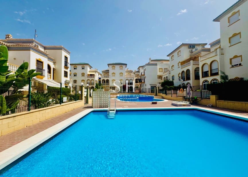 3 makuuhuone Huoneisto myytävänä paikassa La Mata mukana uima-altaan - 269 000 € (Ref: 9121461)