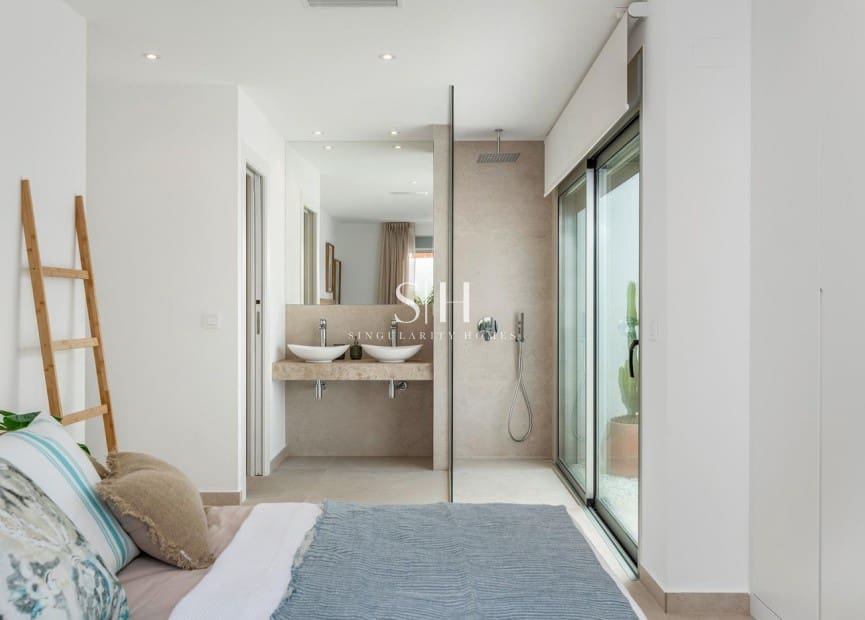 3 sypialnia Willa na sprzedaż w Los Alcazares z basenem - 499 900 € (Ref: 9126211)