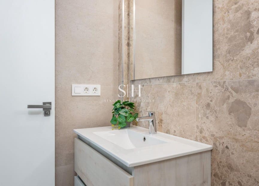 3 sypialnia Willa na sprzedaż w Los Alcazares z basenem - 499 900 € (Ref: 9126211)