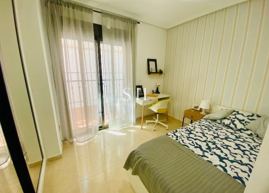 3 soveværelse Byhus til salg i San Miguel de Salinas med swimmingpool garage - € 229.900 (Ref: 9142344)