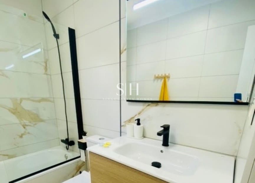 3 soveværelse Byhus til salg i San Miguel de Salinas med swimmingpool garage - € 229.900 (Ref: 9142344)