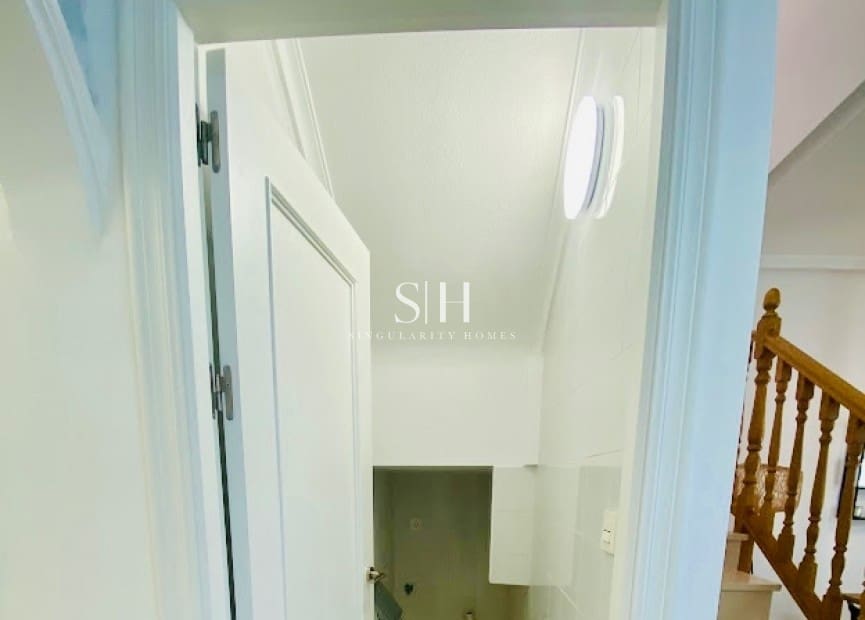 3 soveværelse Byhus til salg i San Miguel de Salinas med swimmingpool garage - € 229.900 (Ref: 9142344)