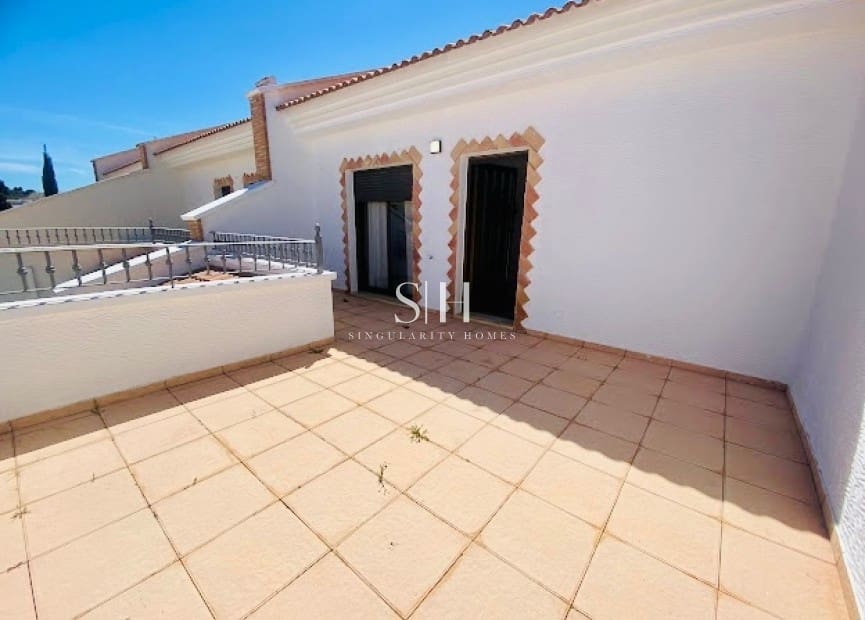 3 soveværelse Byhus til salg i San Miguel de Salinas med swimmingpool garage - € 229.900 (Ref: 9142344)