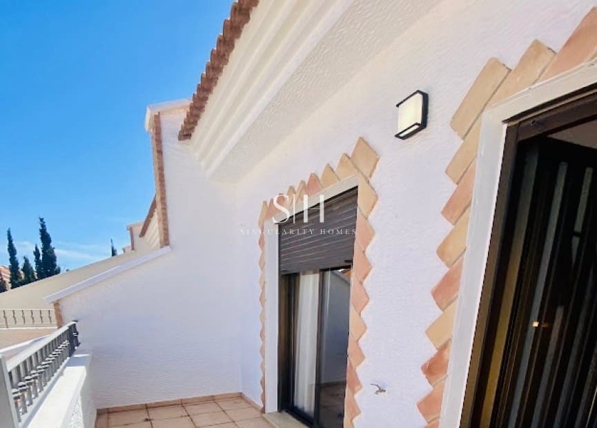 3 soveværelse Byhus til salg i San Miguel de Salinas med swimmingpool garage - € 229.900 (Ref: 9142344)