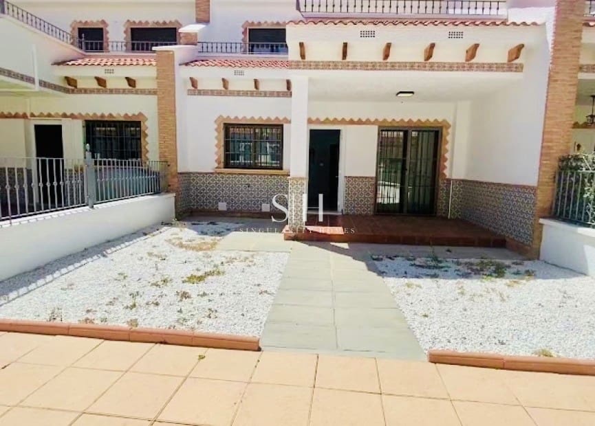 3 soveværelse Byhus til salg i San Miguel de Salinas med swimmingpool garage - € 229.900 (Ref: 9142344)