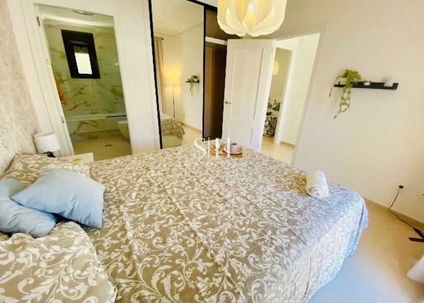 3 soveværelse Byhus til salg i San Miguel de Salinas med swimmingpool garage - € 229.900 (Ref: 9142344)