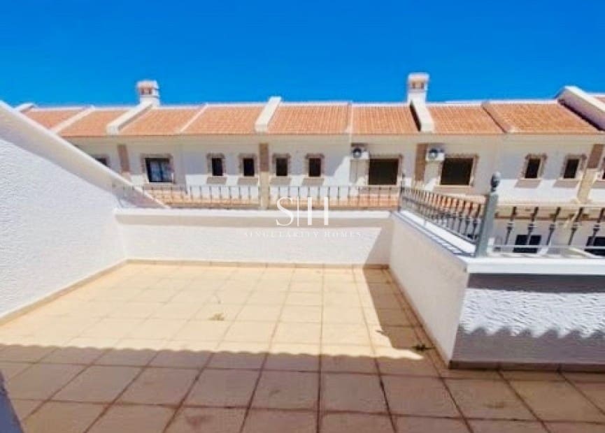 3 soveværelse Byhus til salg i San Miguel de Salinas med swimmingpool garage - € 229.900 (Ref: 9142344)