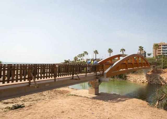 3 soveværelse Villa til salg i Mil Palmeras, Pilar de la Horadada med swimmingpool - € 539.900 (Ref: 9144584)