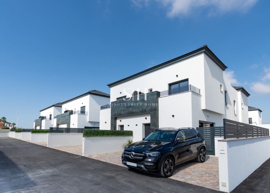 3 soveværelse Bungalow til salg i Gran Alacant med swimmingpool - € 395.000 (Ref: 9144604)