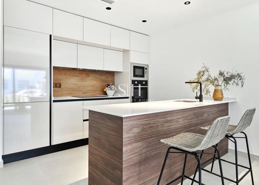 2 soveværelse Bungalow til salg i Torrevieja med swimmingpool - € 360.000 (Ref: 9144707)