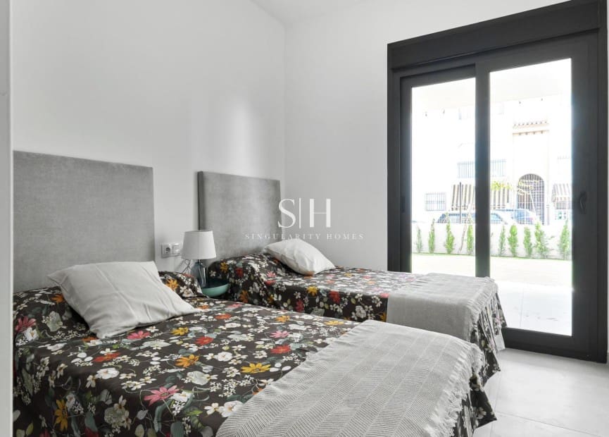 2 soveværelse Bungalow til salg i Torrevieja med swimmingpool - € 360.000 (Ref: 9144707)