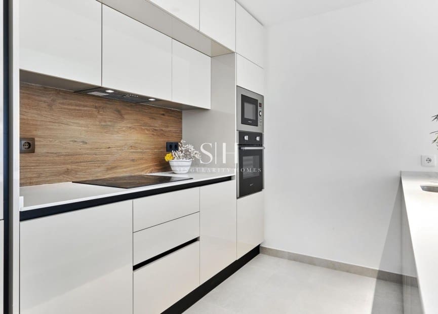 2 soveværelse Bungalow til salg i Torrevieja med swimmingpool - € 360.000 (Ref: 9144707)