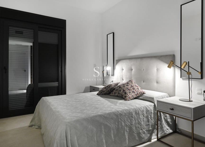 2 soveværelse Bungalow til salg i Torrevieja med swimmingpool - € 360.000 (Ref: 9144707)