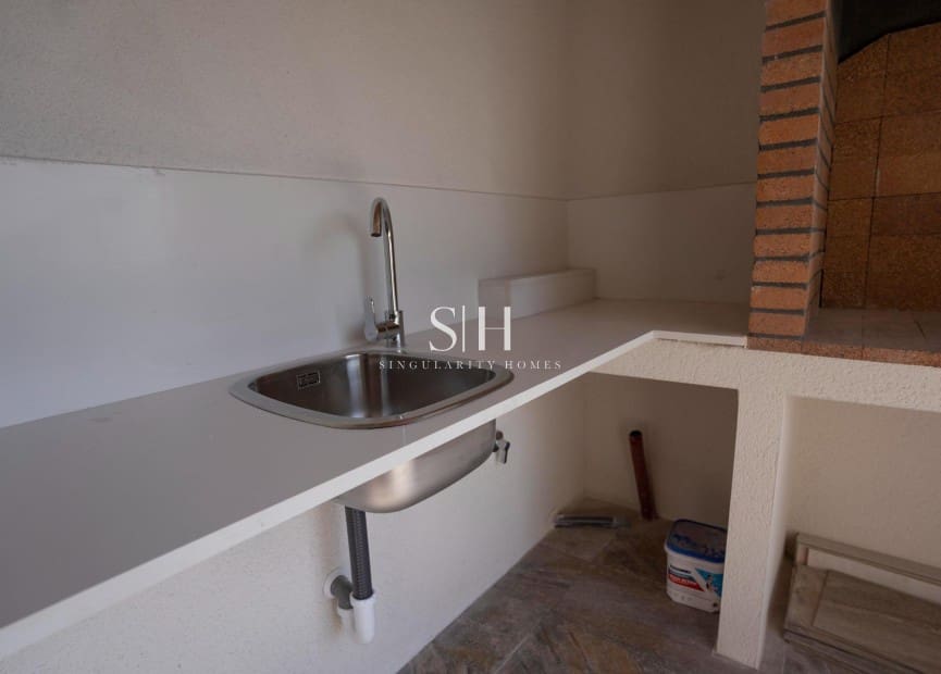 Chalet de 3 habitaciones en Polop en venta con piscina - 620.000 € (Ref: 9144708)