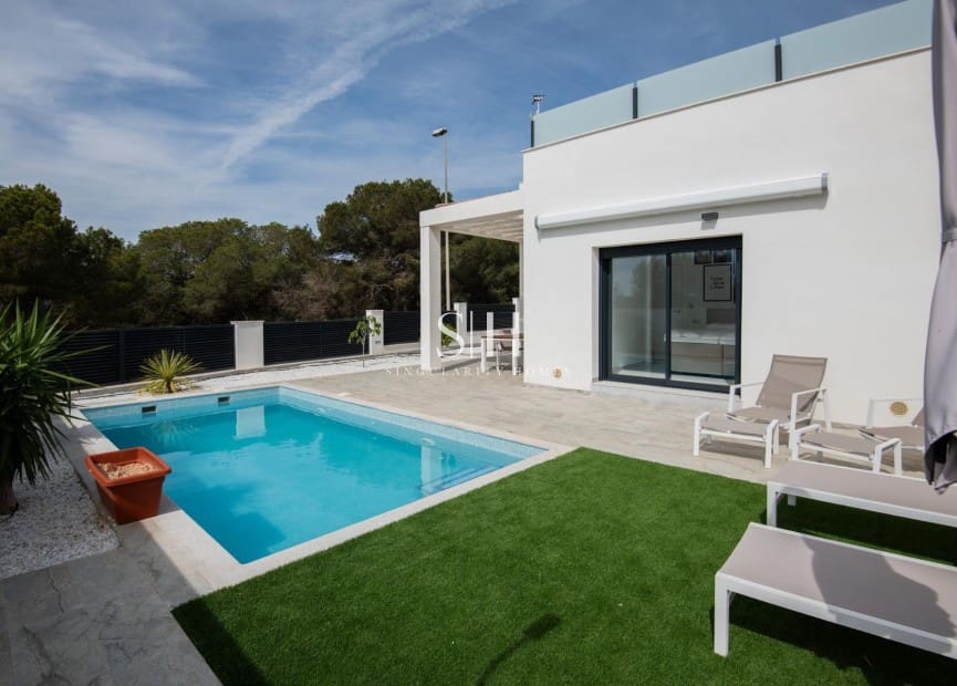 3 soveværelse Villa til salg i Pinar de Campoverde med swimmingpool - € 422.500 (Ref: 9144709)