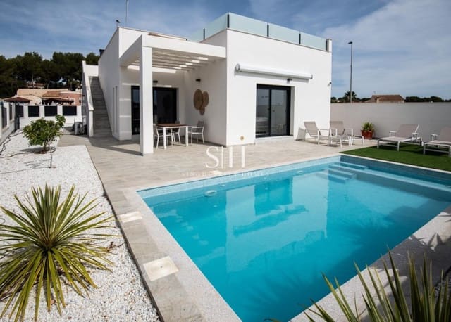 3 soveværelse Villa til salg i Pinar de Campoverde, Pilar de la Horadada med swimmingpool - € 422.500 (Ref: 9144709)