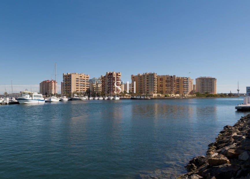3 makuuhuone Huoneisto myytävänä paikassa La Manga del Mar Menor mukana uima-altaan - 254 000 € (Ref: 9144723)