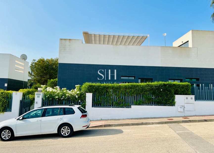 2 bedroom Villa for sale in Algorfa with pool - € 299,000 (Ref: 9147718)