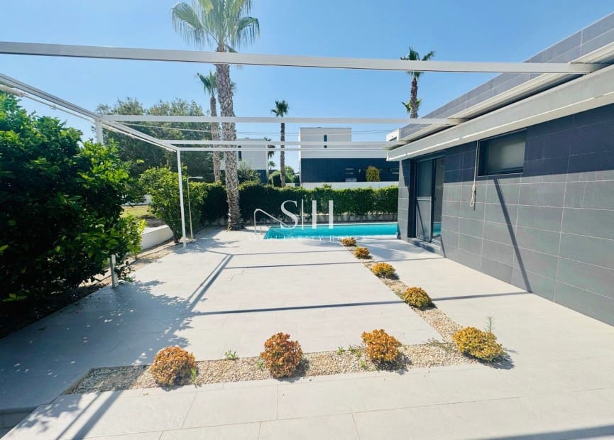 2 bedroom Villa for sale in Algorfa with pool - € 299,000 (Ref: 9147718)