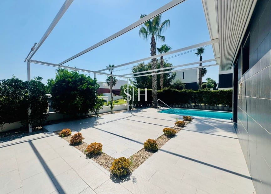 2 bedroom Villa for sale in Algorfa with pool - € 299,000 (Ref: 9147718)