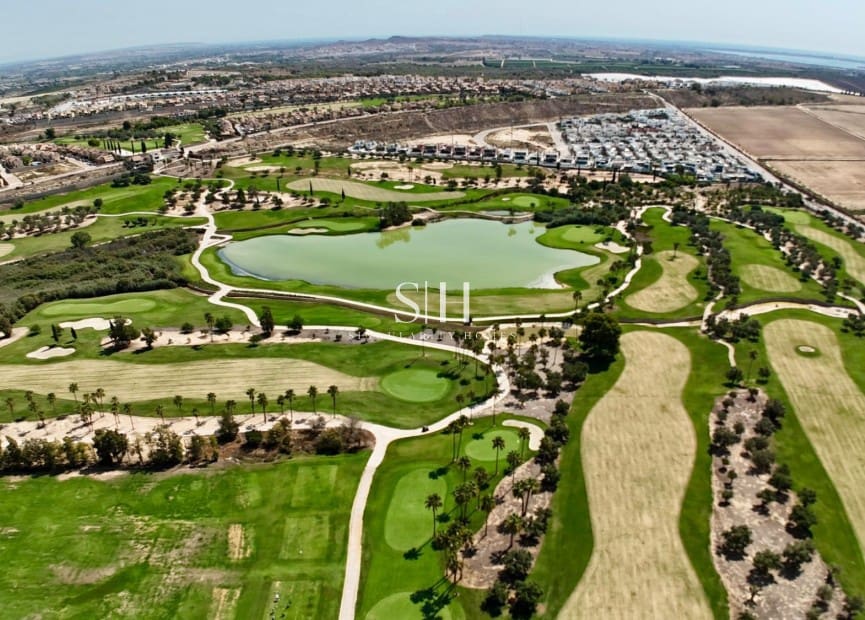 2 bedroom Villa for sale in Algorfa with pool - € 299,000 (Ref: 9147718)