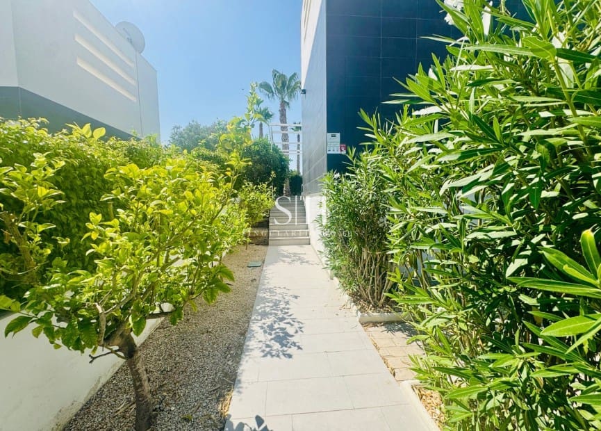 2 bedroom Villa for sale in Algorfa with pool - € 299,000 (Ref: 9147718)